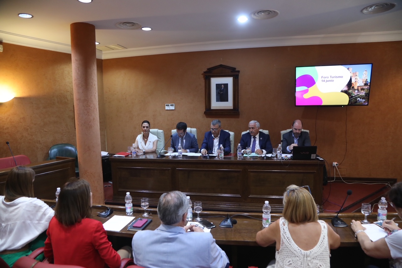 EL FORO DE TURISMO DE MÁLAGA SE CITA EN LA CÁMARA DE COMERCIO