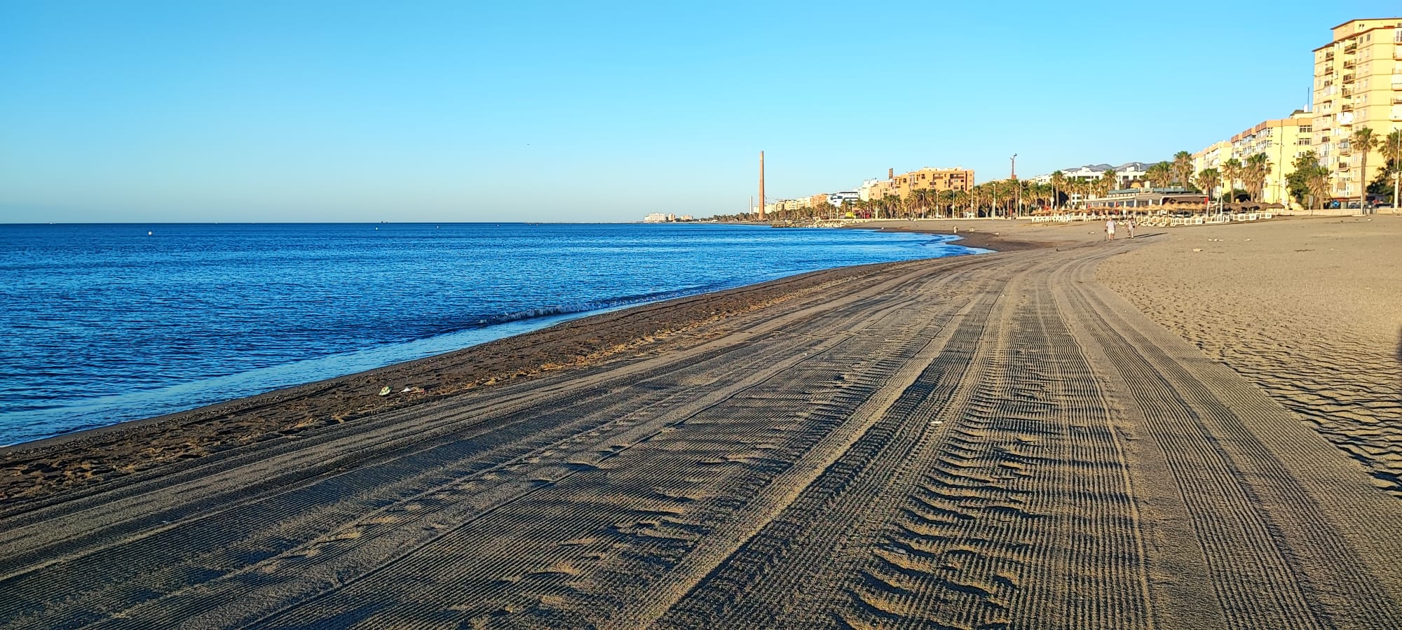 LIMPIEZA DE MÁLAGA (LIMASAM) RECOGE 20 TONELADAS DE BASURA EN LAS PLAYAS TRAS LAS FIESTAS DE SAN
JUAN, LAS MISMAS QUE EN 2019