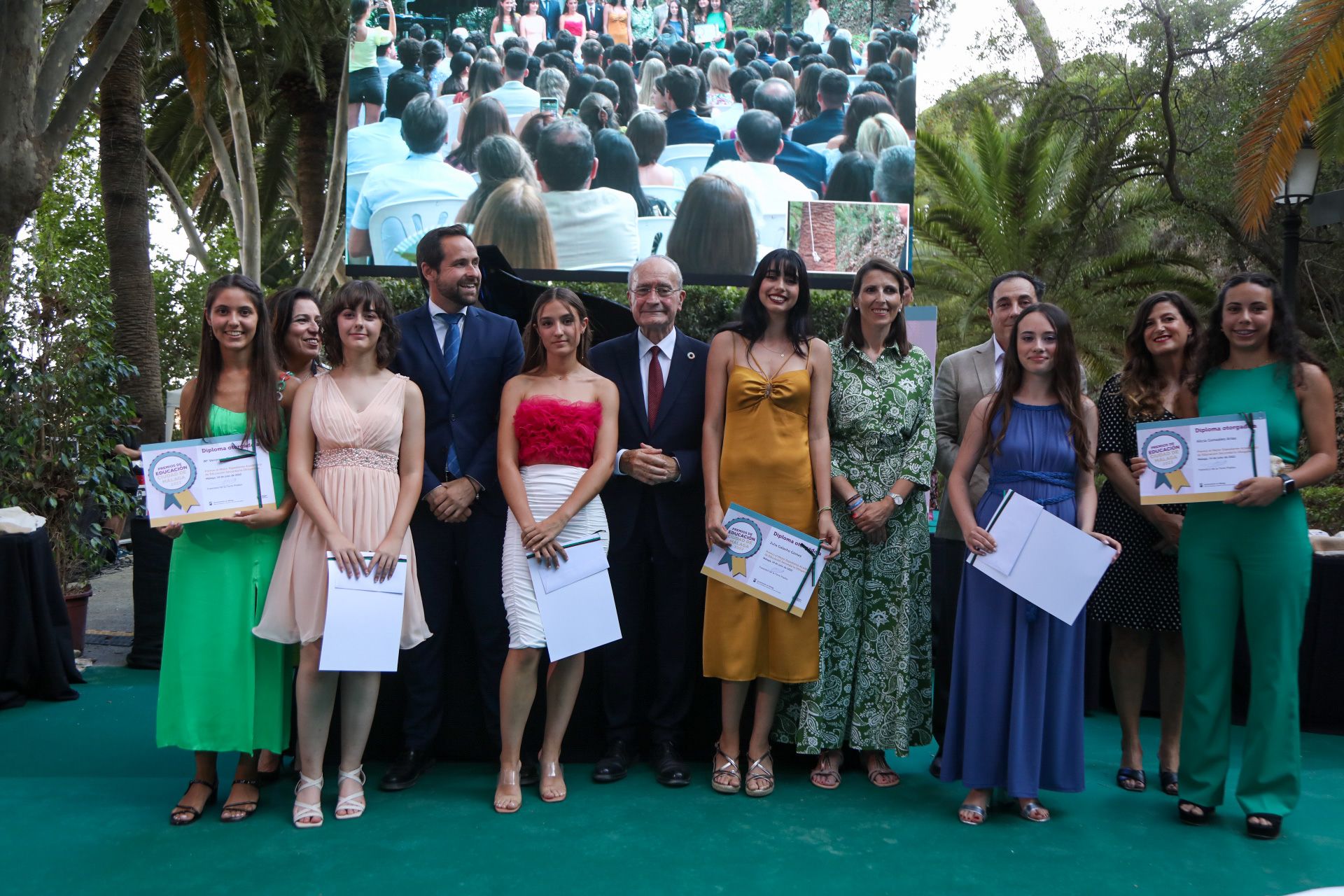 HOY SE ENTREGAN LOS PREMIOS DE EDUCACIÓN ‘CIUDAD DE MÁLAGA’ A LOS MEJORES EXPEDIENTES DE ESO Y
BACHILLER