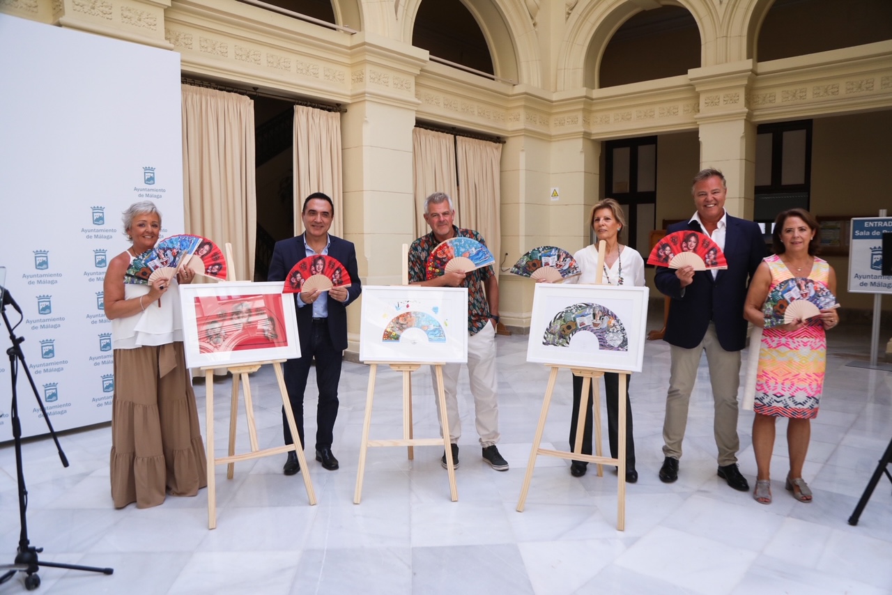 LA FERIA DE MÁLAGA CONTARÁ CON ABANICOS DISEÑADOS POR ARTISTAS MALAGUEÑOS DE LA MANO DE CAFÉS SANTA
CRISTINA