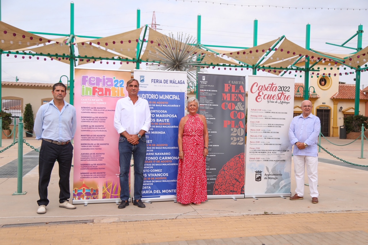 EL REAL DE CORTIJO DE TORRES, UNA CIUDAD PARA 8 DÍAS DE FERIA, CON MÁS DE 21.500 METROS CUADRADOS Y
121 CASETAS