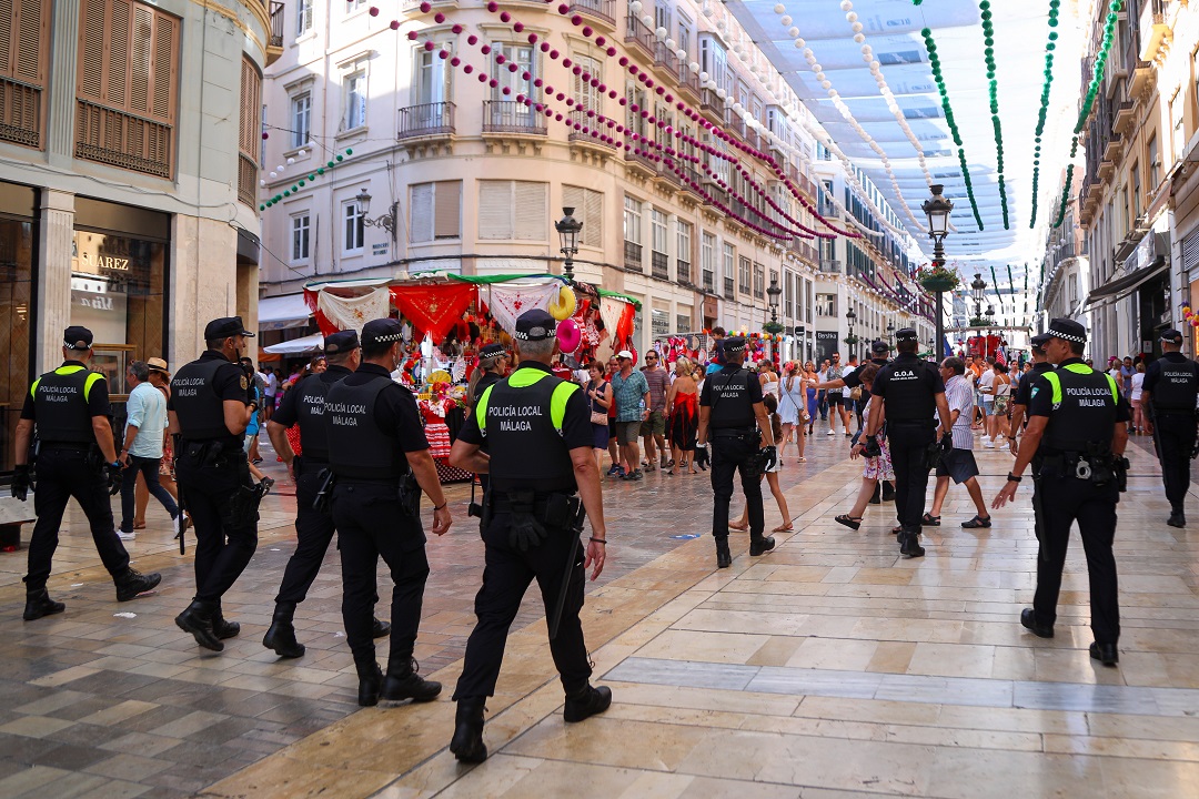 MÁS DE 921.000 PERSONAS ASISTEN A LOS ESPECTÁCULOS PROGRAMADOS POR EL AYUNTAMIENTO EN LA FERIA DE
MÁLAGA