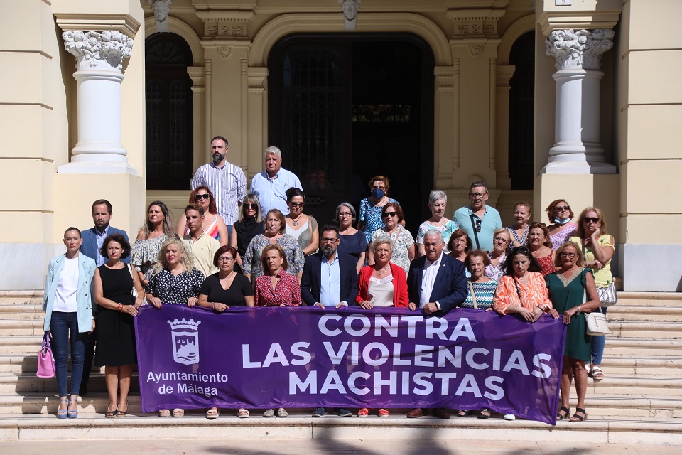 ACTO MUNICIPAL DE MINUTO DE SILENCIO EN MEMORIA DE LA ÚLTIMA VÍCTIMA DE LA VIOLENCIA DE GÉNERO
 ...