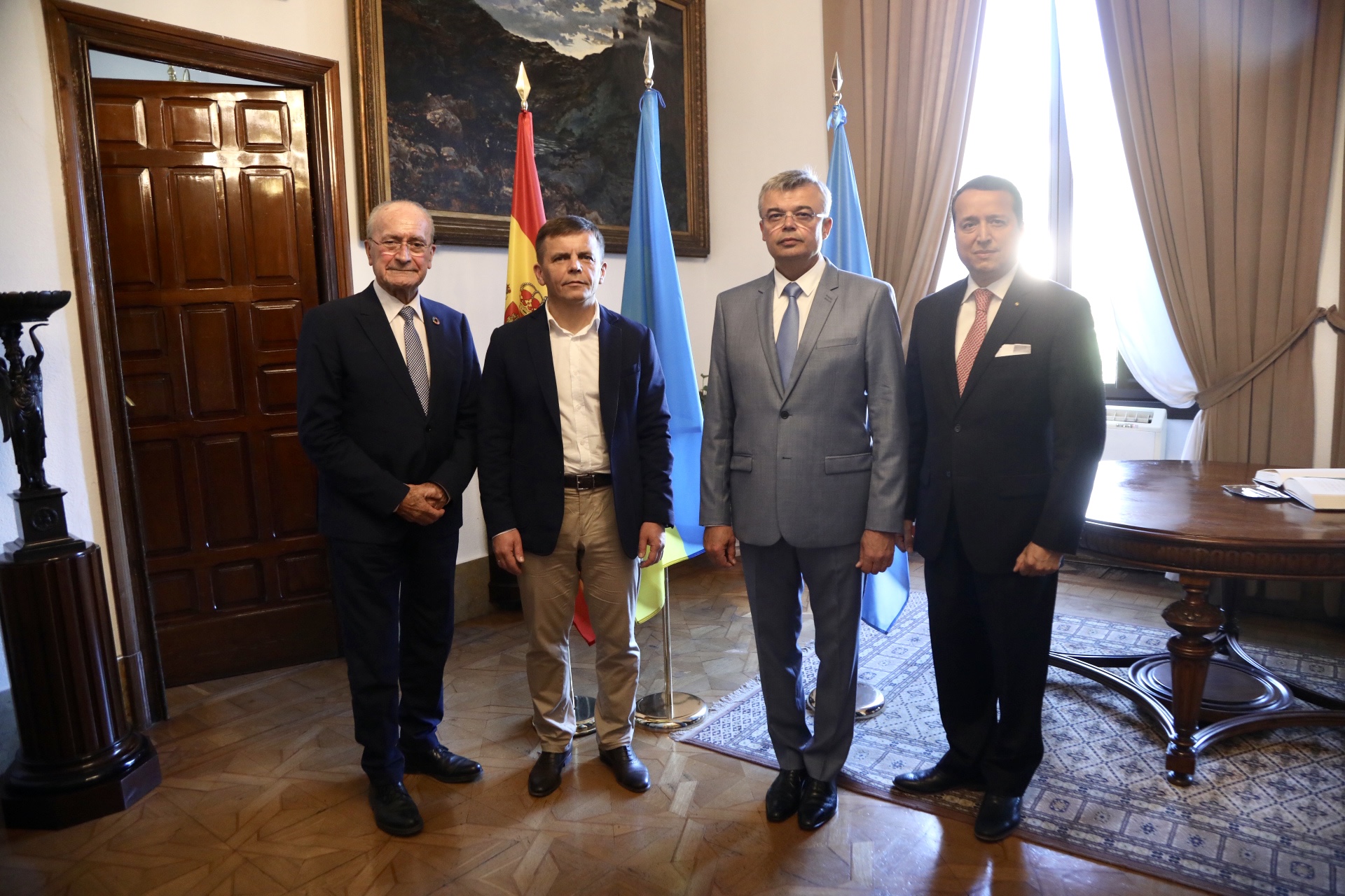 REUNIÓN DEL ALCALDE DE MÁLAGA CON UNA DELEGACIÓN UCRANIANA