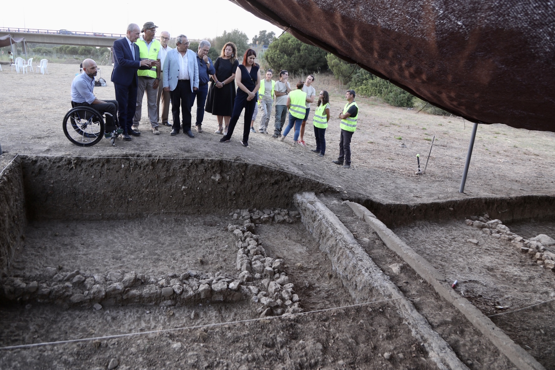 VISITA AL YACIMIENTO FENICIO DEL CERRO DEL VILLAR (Abre en ventana nueva)