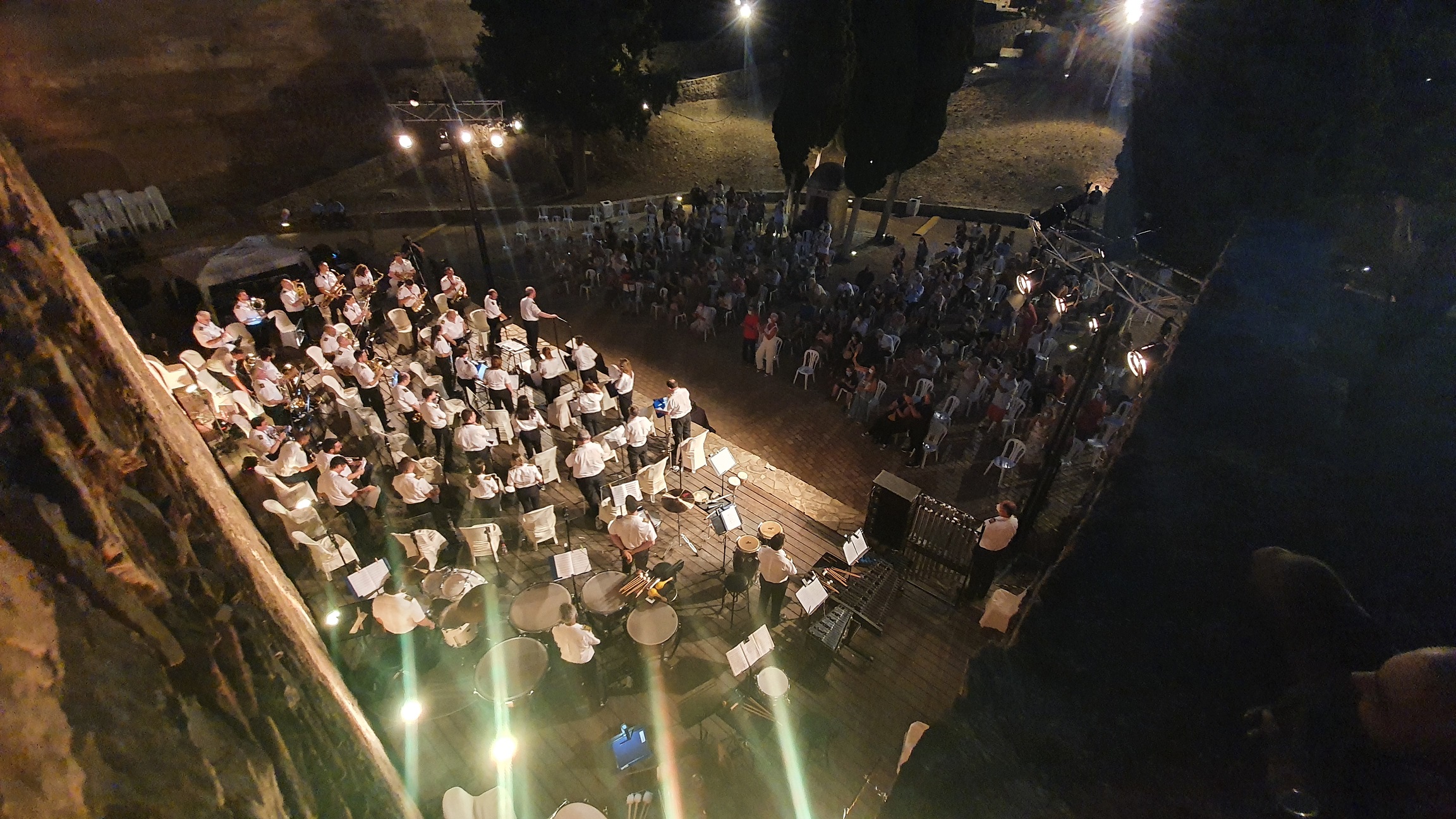 LA BANDA MUNICIPAL DE MÚSICA COMIENZA SU TEMPORADA ESTRENANDO ESCENARIO: EL PATIO DE LAS CADENAS DE LA CATEDRAL (Abre en ventana nueva)