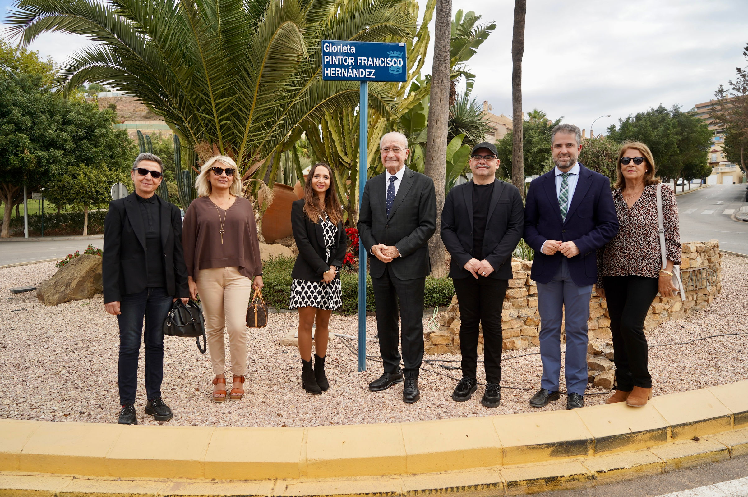 LA CIUDAD DEDICA UNA GLORIETA AL PINTOR FRANCISCO HERNÁNDEZ   (Abre en ventana nueva)