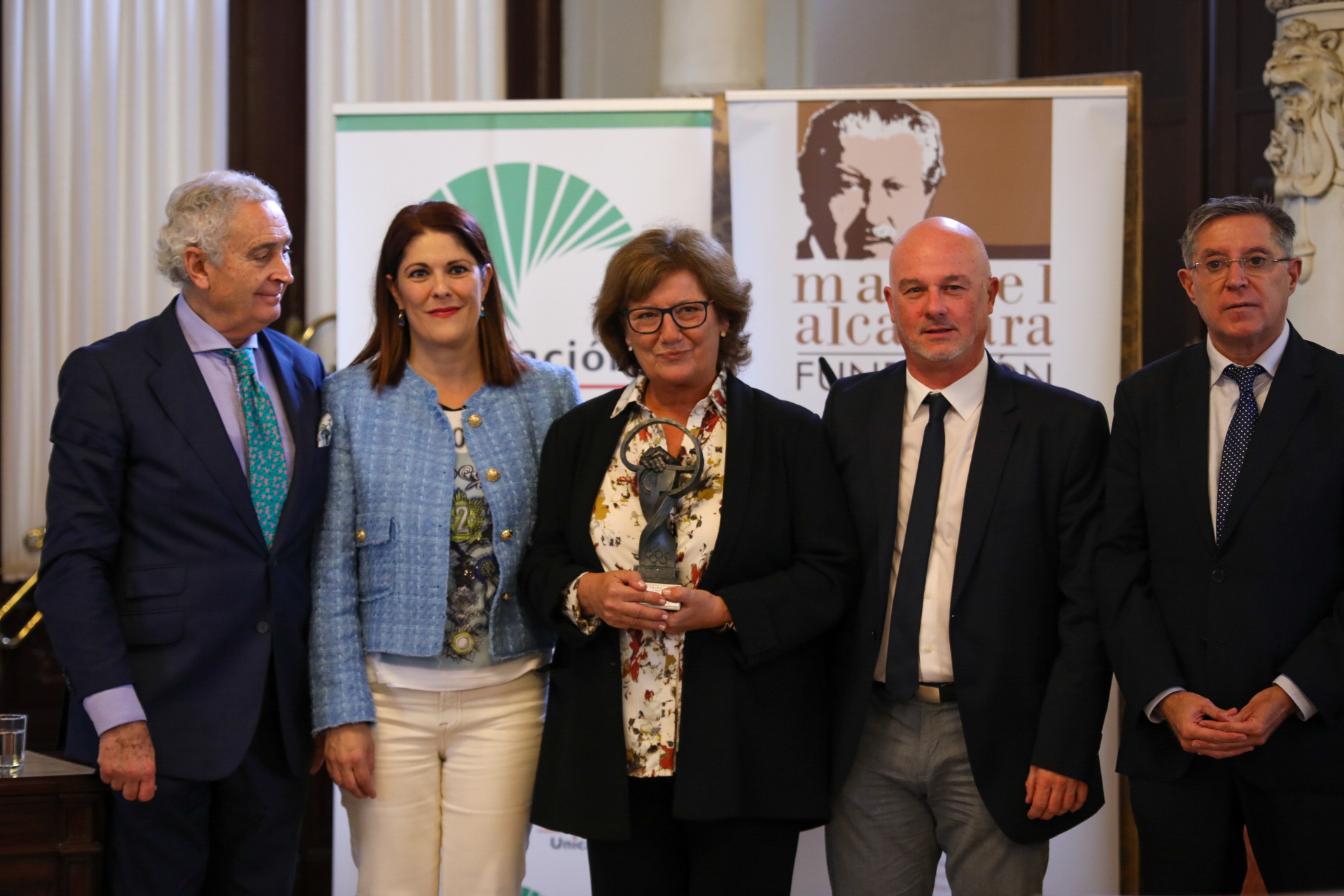 OLGA VIZA Y JESÚS ORTIZ RECIBEN EL IV PREMIO NACIONAL DE PERIODISMO DEPORTIVO MANUEL ALCÁNTARA 

 (Abre en ventana nueva)