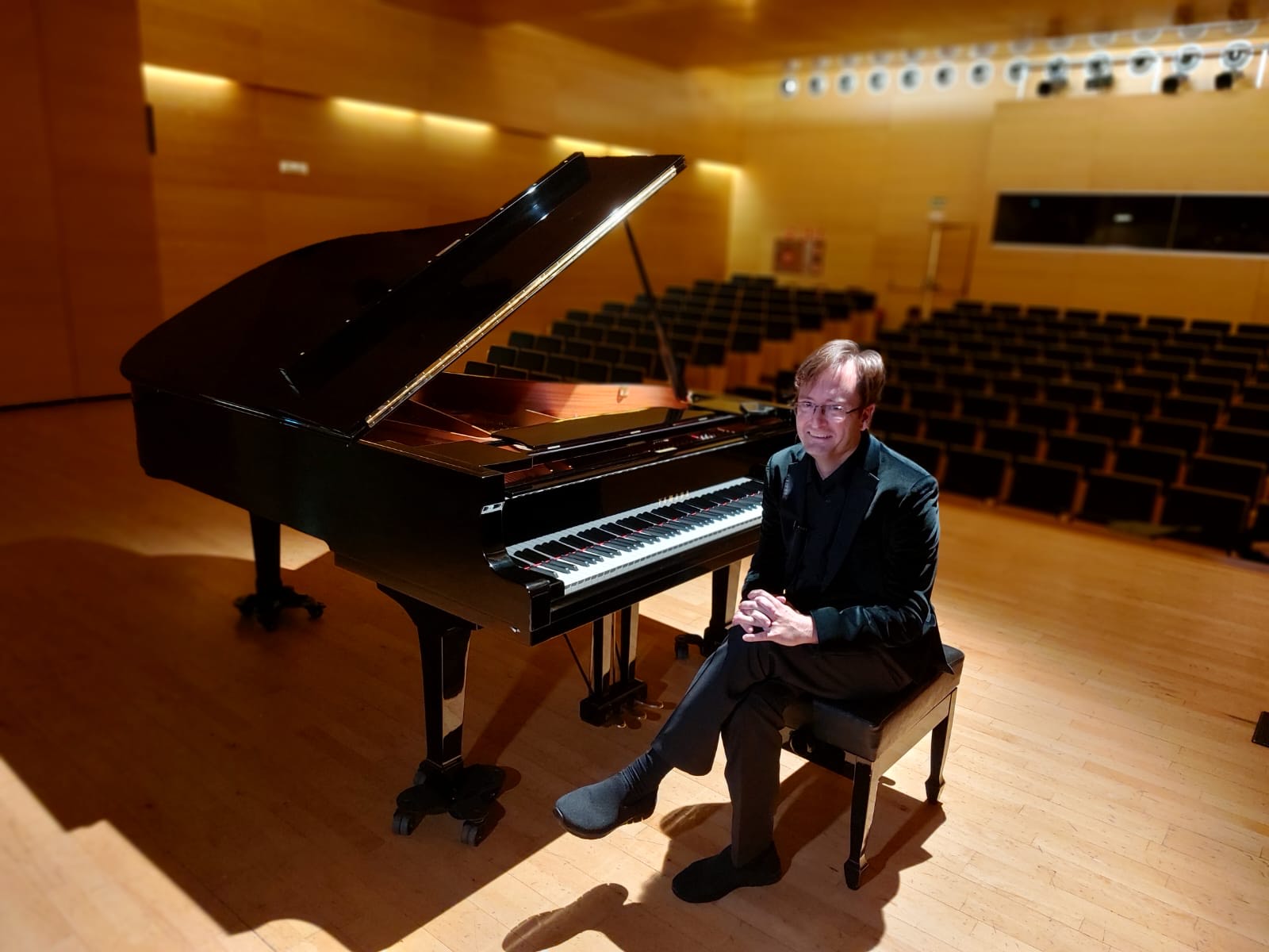 CONCIERTO EXTRAORDINARIO DE PIANO EN LA SALA UNICAJA MARÍA CRISTINA OFRECIDO POR MANUEL LÓPEZ, “EL PIANISTA DE LA MANO IZQUIERDA” (Abre en ventana nueva)