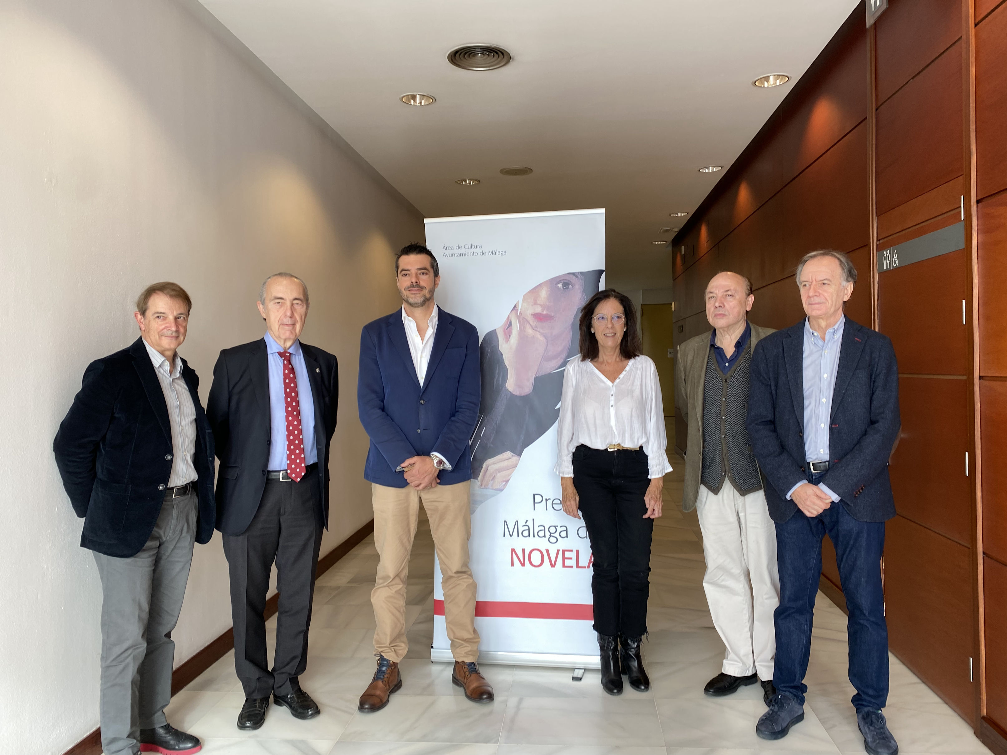 EL ESCRITOR JOAQUÍN PÉREZ AZAÚSTRE GANA LA XVI EDICIÓN DEL PREMIO MÁLAGA DE NOVELA POR SU OBRA ‘EL QUERIDO HERMANO’ (Abre en ventana nueva)
