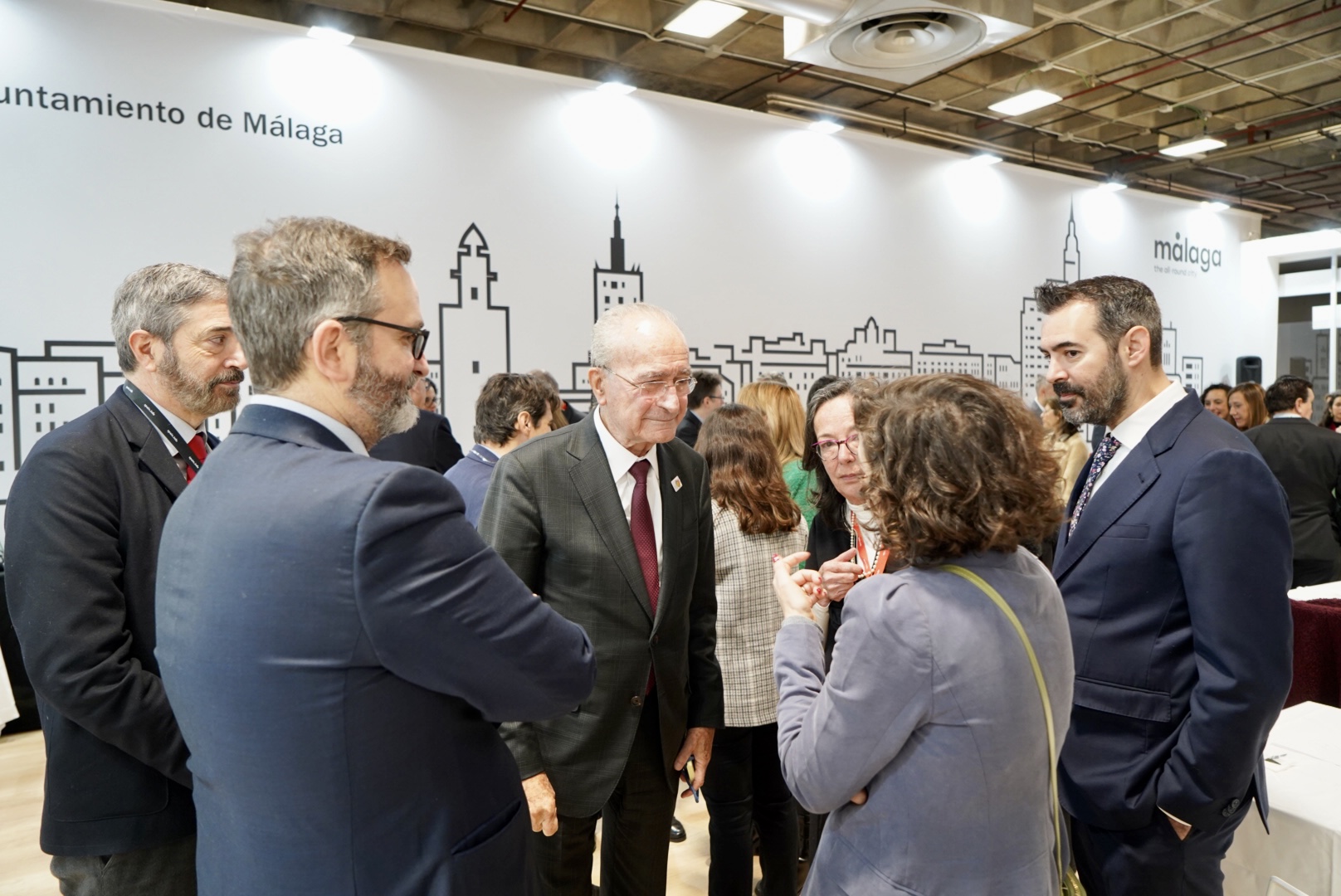 ENCUENTRO INSTITUCIONAL DE LA DELEGACIÓN MALAGUEÑA CON LOS CONSEJEROS DE TODAS LAS OFICINAS
 ...