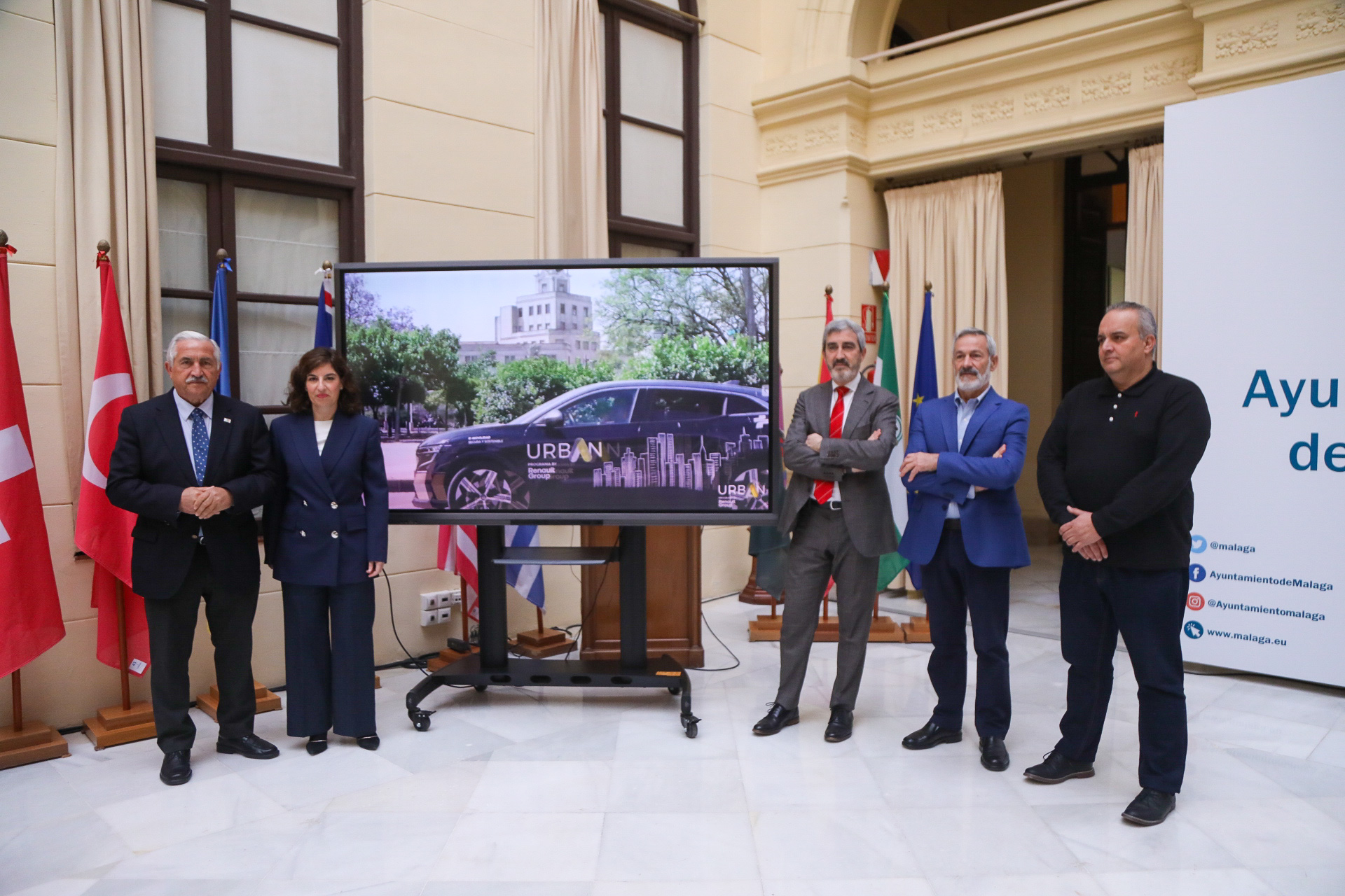 PRESENTACIÓN DEL PROGRAMA URBAN MÁLAGA, EVENTO DE MOVILIDAD SOSTENIBLE ORGANIZADO POR RENAULT Y LA COLABORACIÓN DE LA DGT (Abre en ventana nueva)