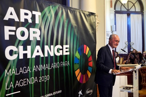 ACTO DE ENTREGA DE LOS FONDOS DEL PROYECTO ÁRT FOR CHANGE MÁLAGA: ANIMALARIO PARA LA AGENDA 2023