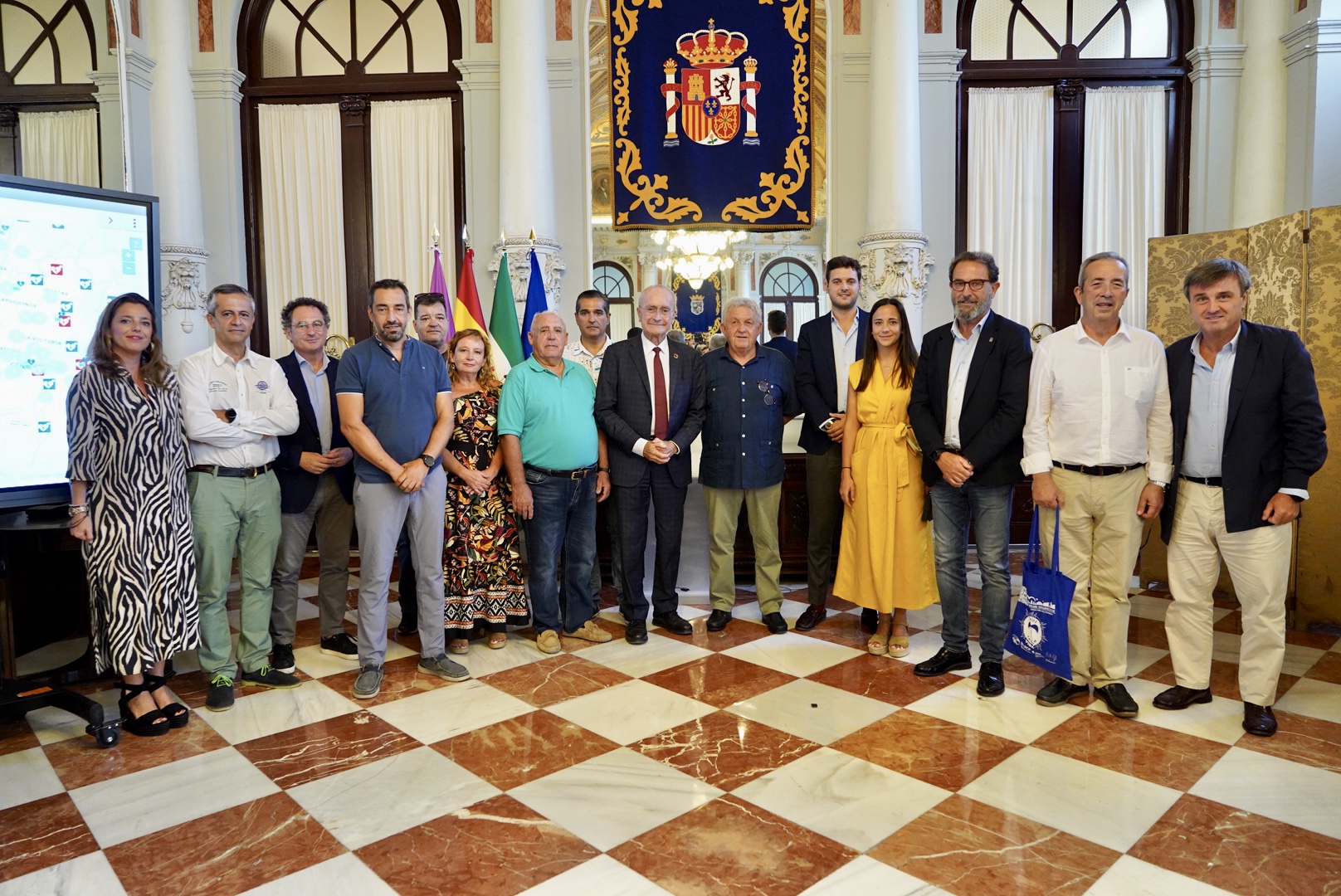 EL AYUNTAMIENTO DE MÁLAGA INCORPORA 14 NUEVOS DESFIBRILADORES A LA RED DE ‘MÁLAGA CARDIOPROTEGIDA’