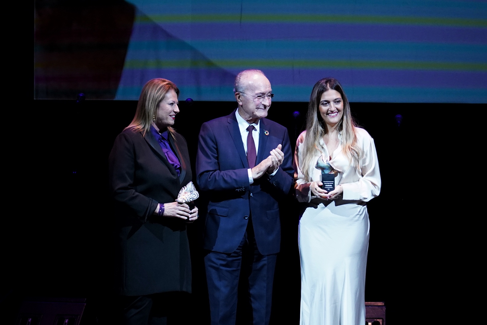 GALA HOMENAJE POR EL DÍA INTERNACIONAL PARA LA ELIMINACIÓN DE LA VIOLENCIA CONTRA LA MUJER