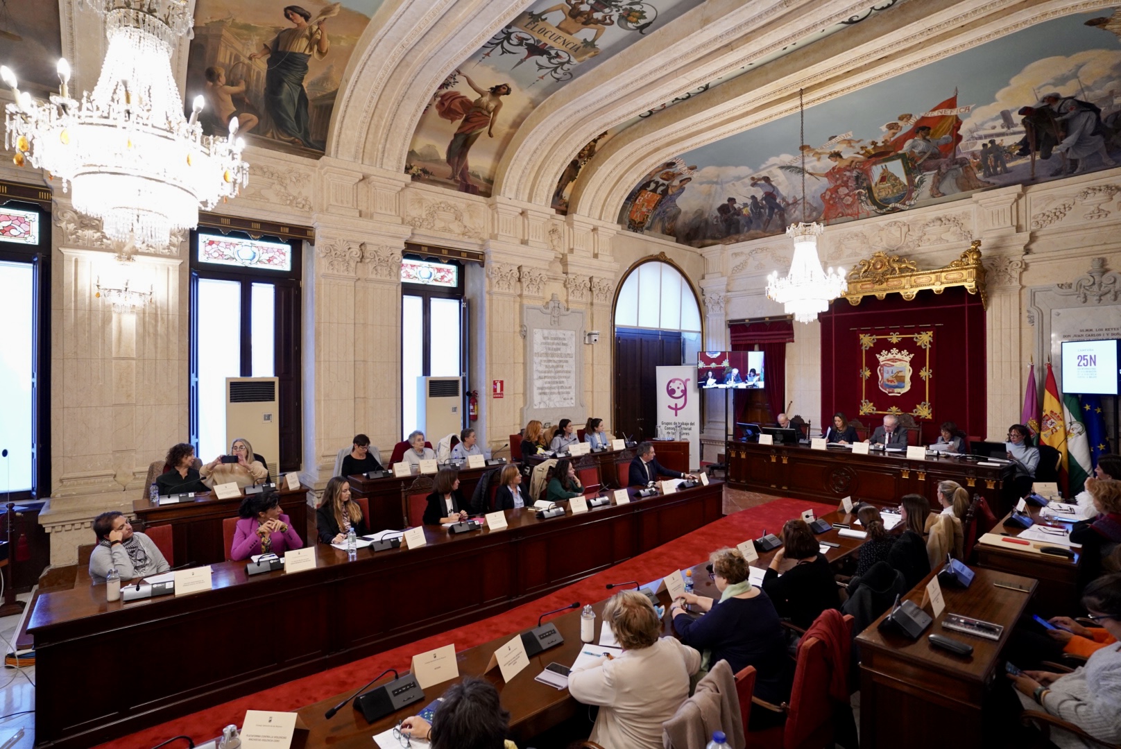 EL AYUNTAMIENTO CELEBRA EL CONSEJO SECTORIAL DE LAS MUJERES CON MOTIVO DEL 25N