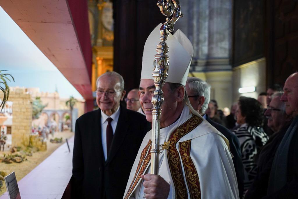 EL ALCALDE ASISTE A LA INAUGURACIÓN DEL BELÉN DE LA CATEDRAL