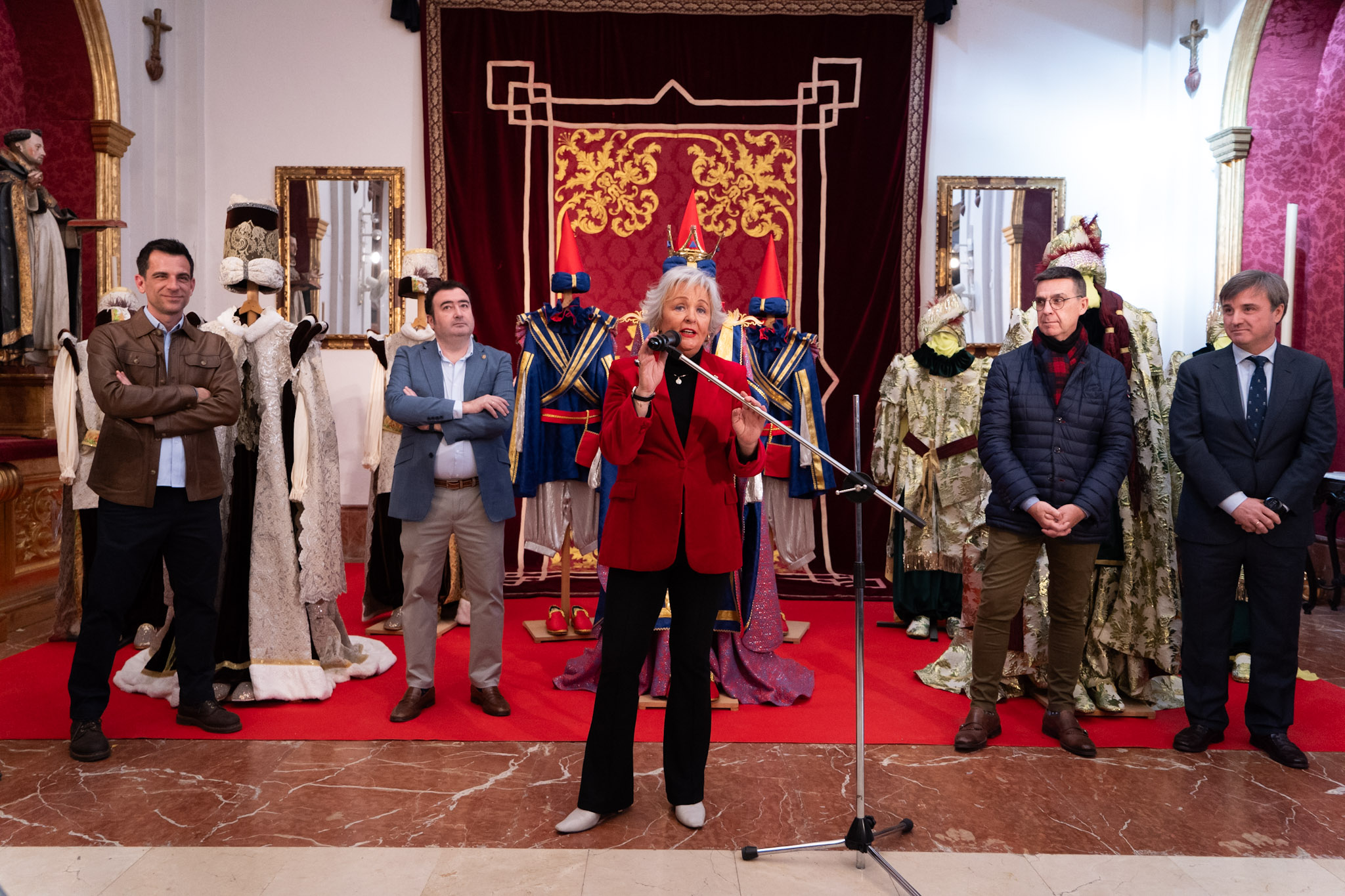 LOS TRAJES DE LOS REYES MAGOS DE LA CABALGATA 2024 SE EXPONEN EN LA SEDE DE LA AGRUPACIÓN DE
 ...