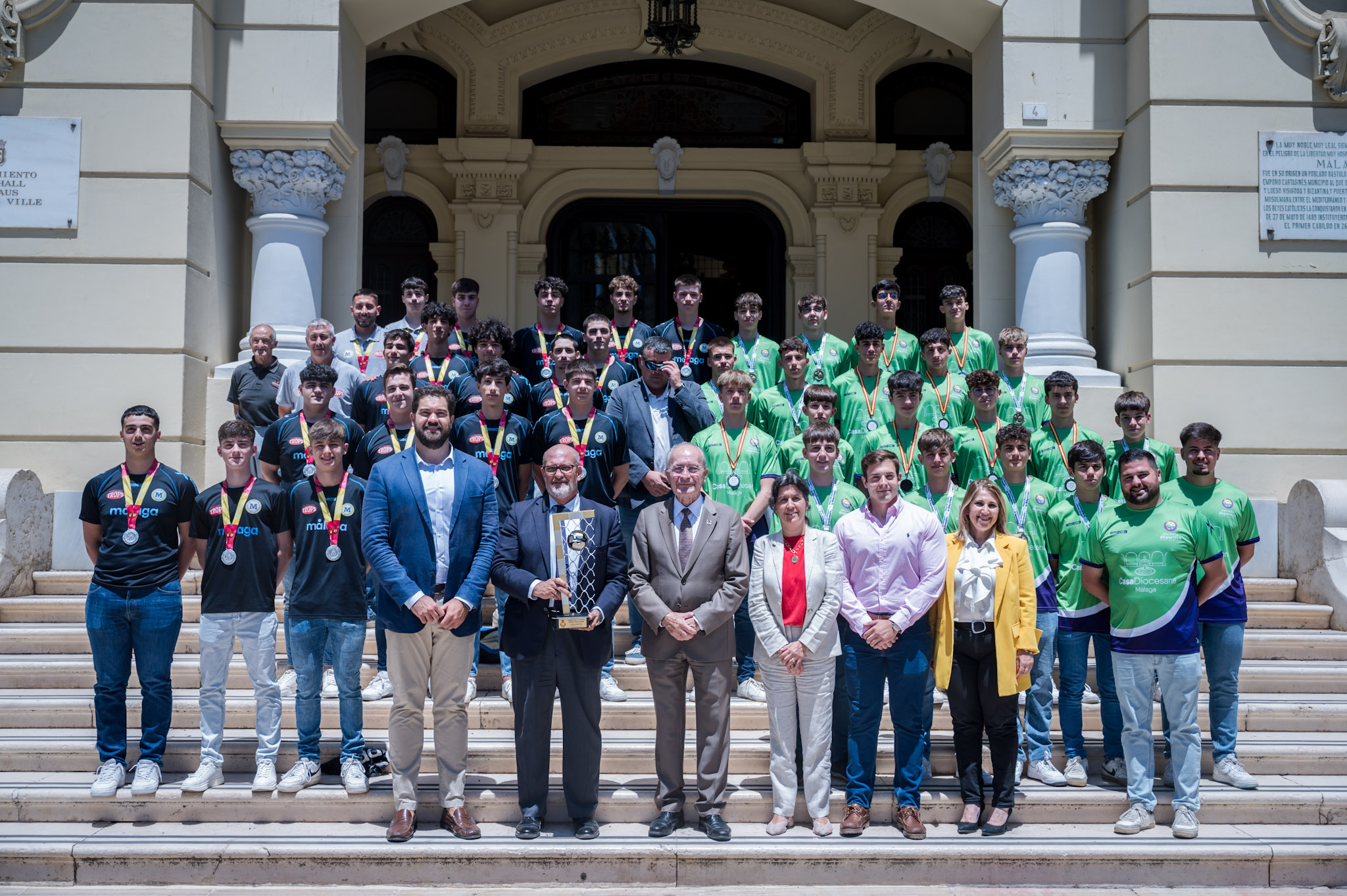 EL ALCALDE RECIBE A LOS CAMPEONES DE ANDALUCÍA DE BALONMANO EN LA CATEGORÍA CADETE Y A LOS
 ...