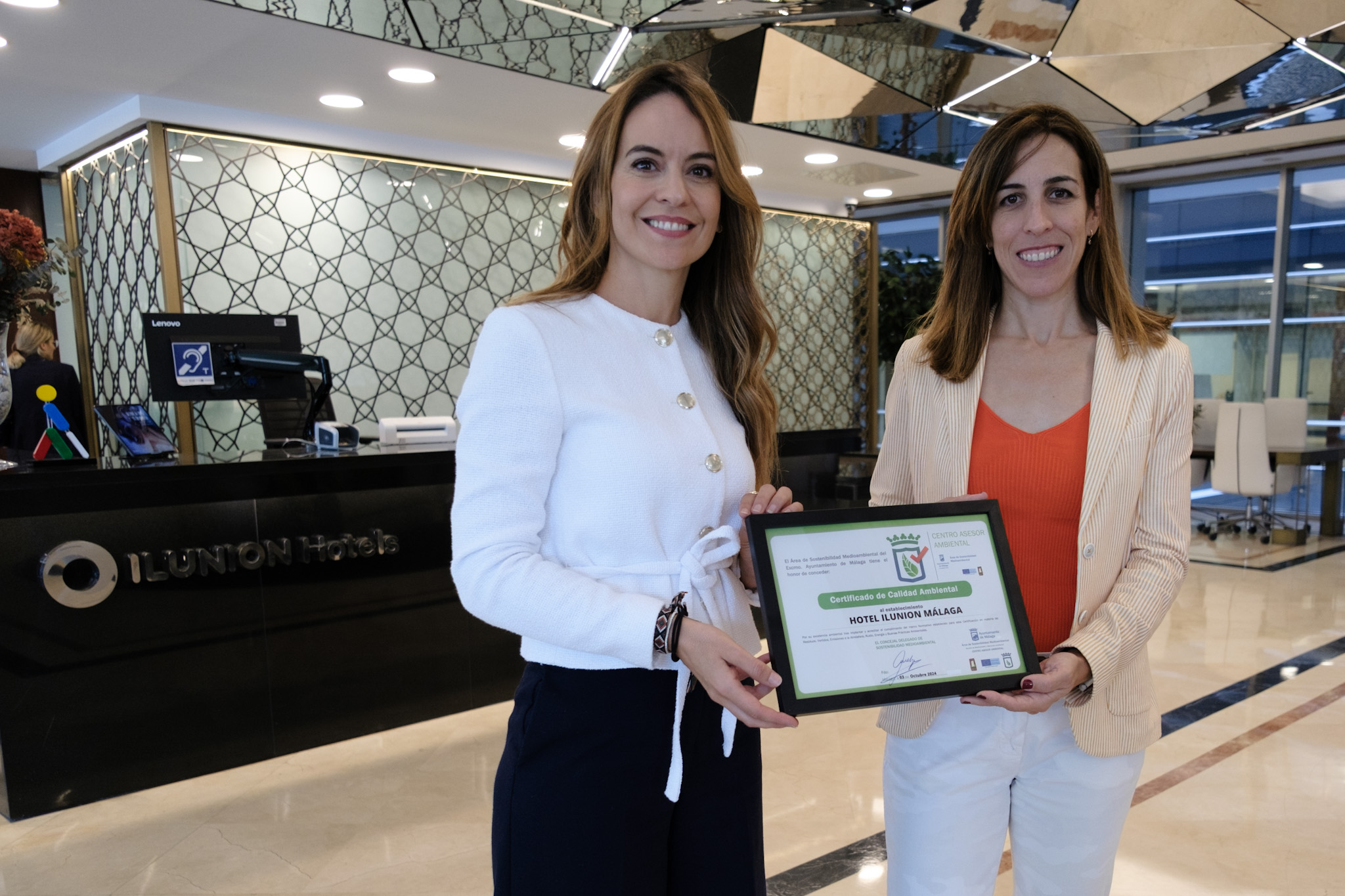 El Ayuntamiento entrega el Certificado de Calidad Ambiental al Unicaja Baloncesto y al Hotel ILUNION Málaga (Abre en ventana nueva)