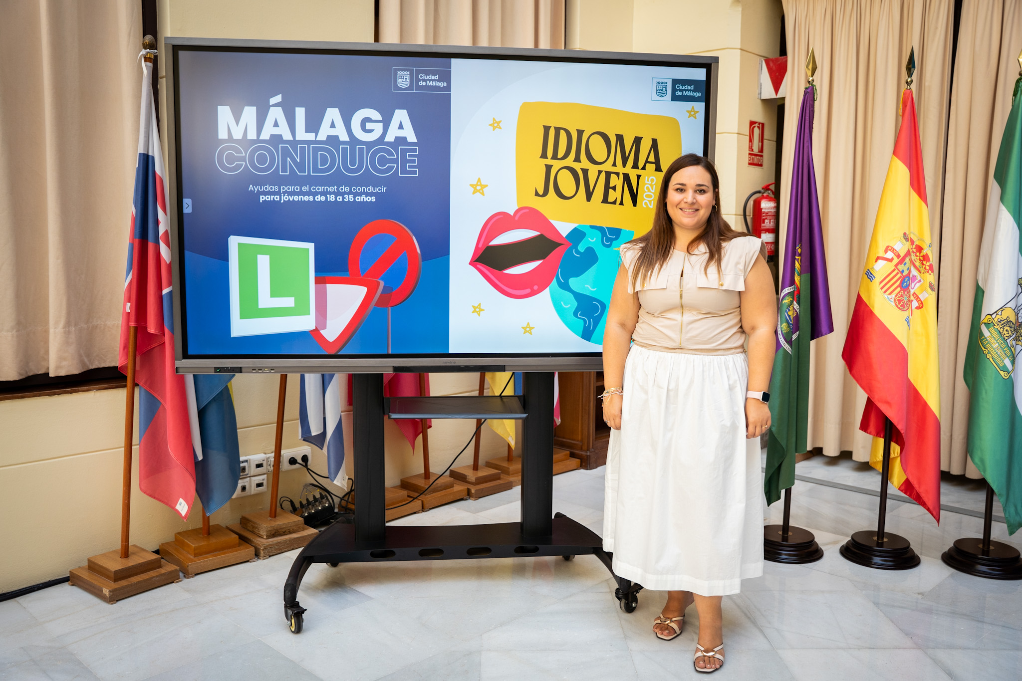El Ayuntamiento lanza una nueva convocatoria de ayudas a jóvenes que hayan obtenido el carné de conducir o un certificado de idiomas (Abre en ventana nueva)
