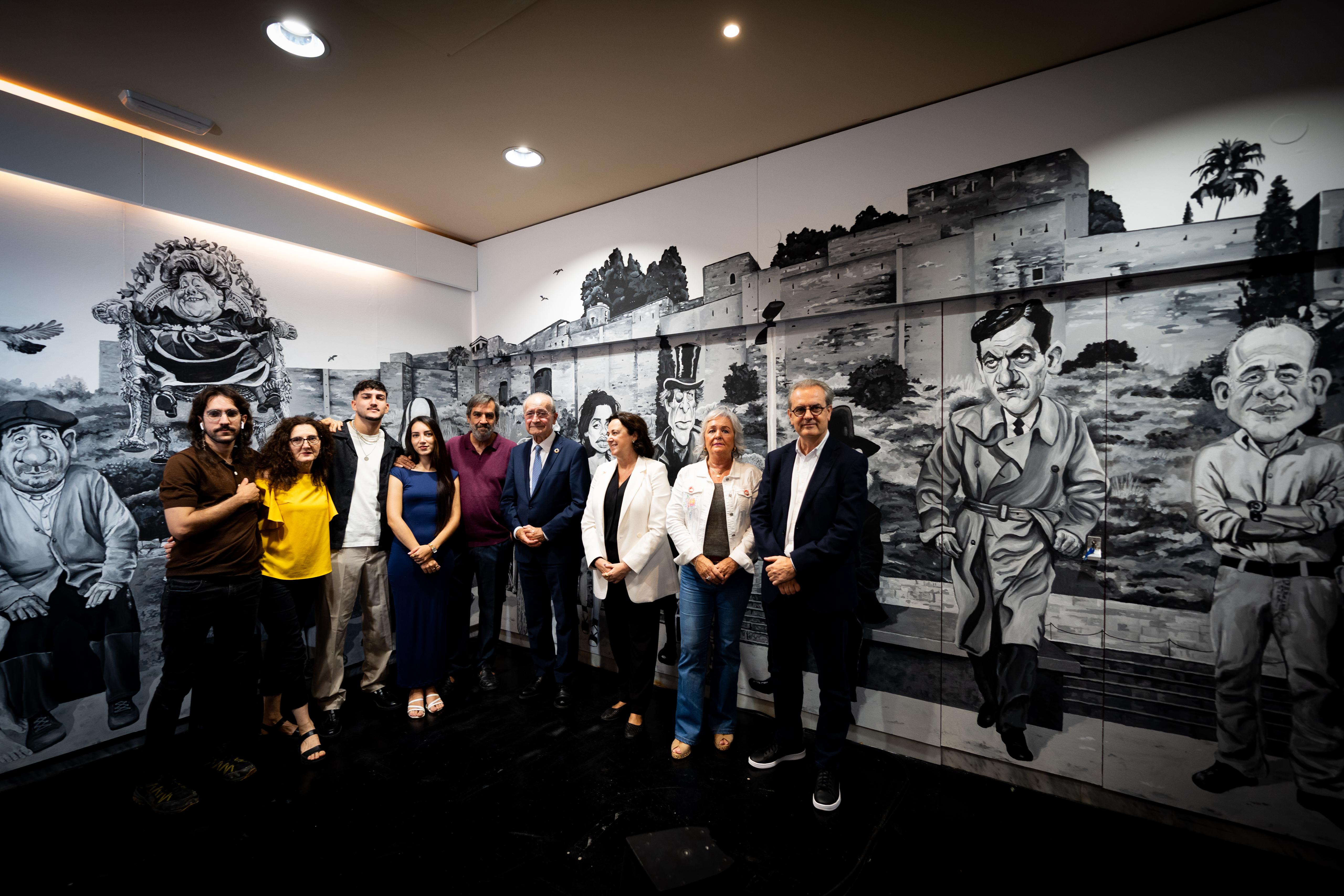 El Cine Albéniz estrena su Mural del Cine Español, obra de Ángel Idígoras que decora el antiguo ambigú

 (Abre en ventana nueva)