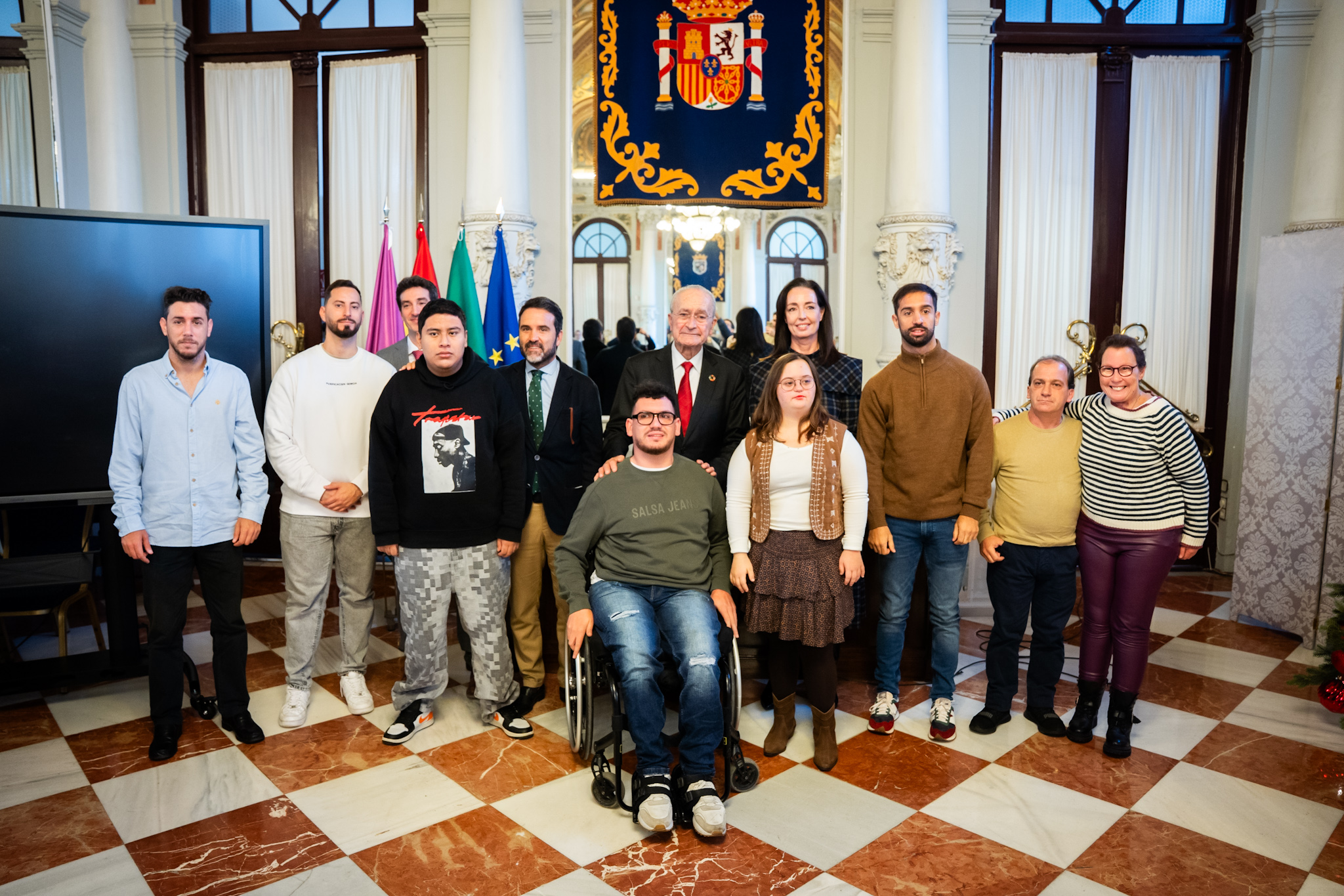 Toma de posesión de 8 empleados públicos