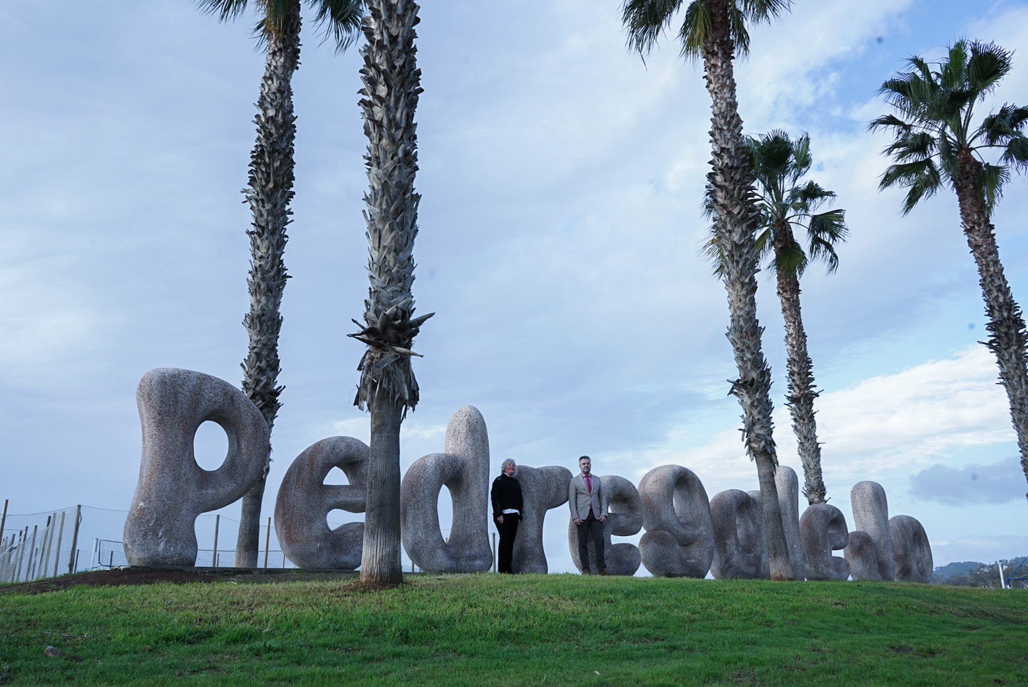 La playa de Pedregalejo cuenta con letras escultóricas gigantes con su nombre