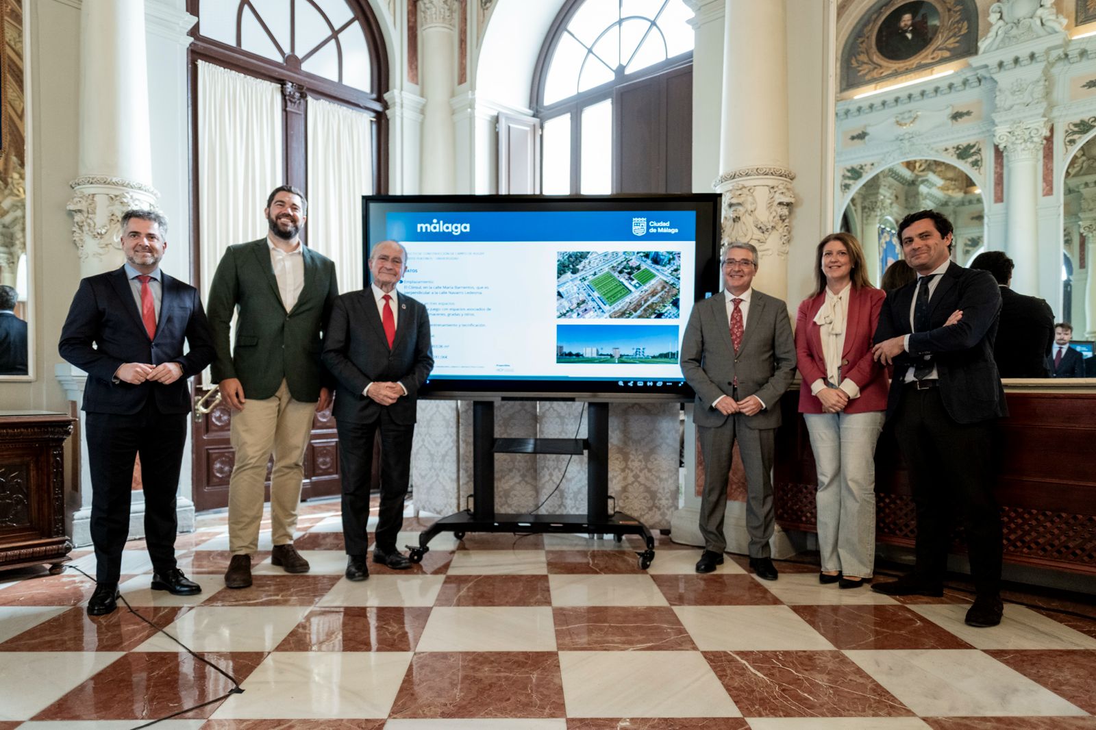 El Ayuntamiento y la Diputación presentan el proyecto del nuevo campo de rugby