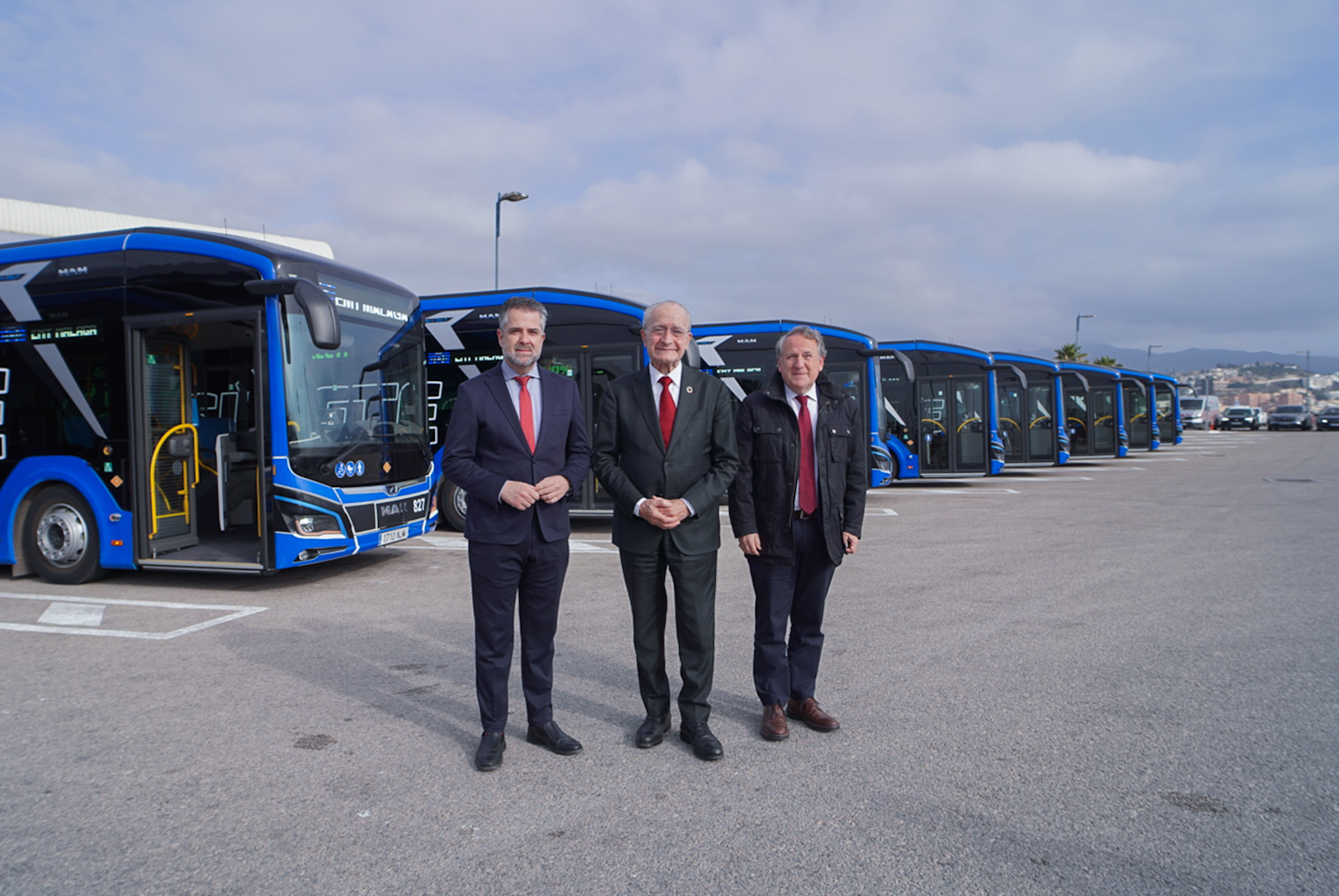 El Ayuntamiento incorpora 10 nuevos autobuses 100% eléctricos a la flota de la EMT (Abre en ventana nueva)
