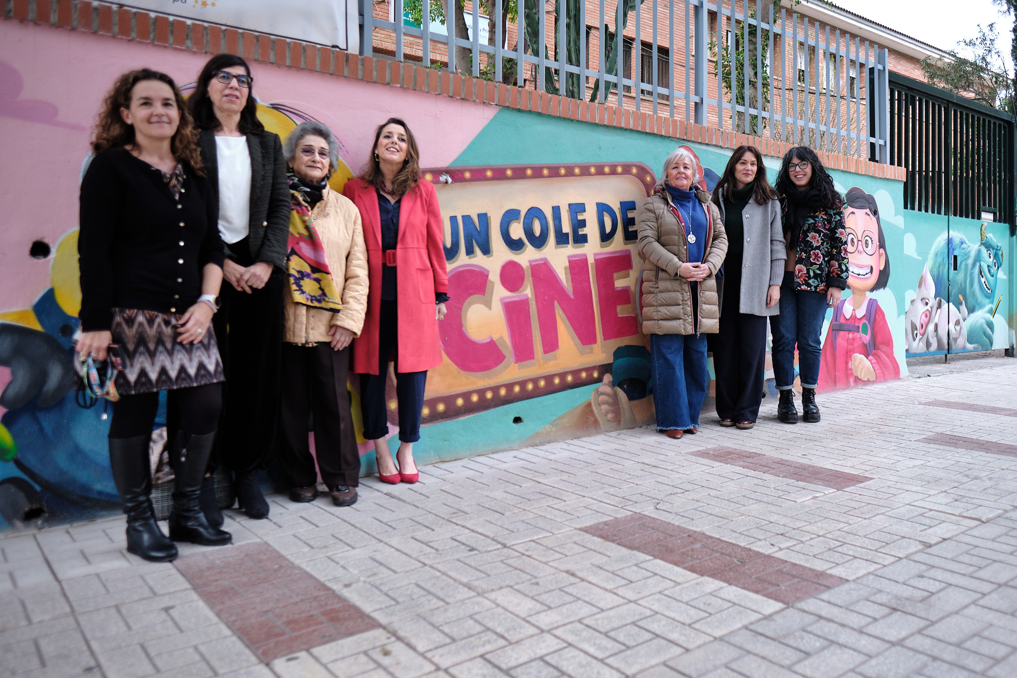 Un nuevo mural en la fachada del CEIP Arturo Reyes se suma al programa de promoción del arte ...