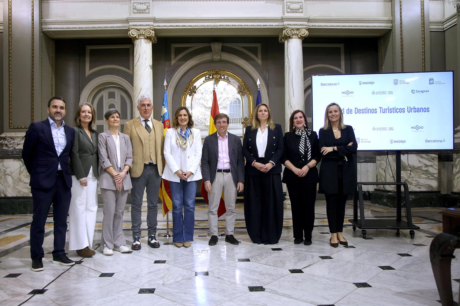 Las grandes ciudades españolas se unen para crear la Red de Destinos Turísticos Urbanos