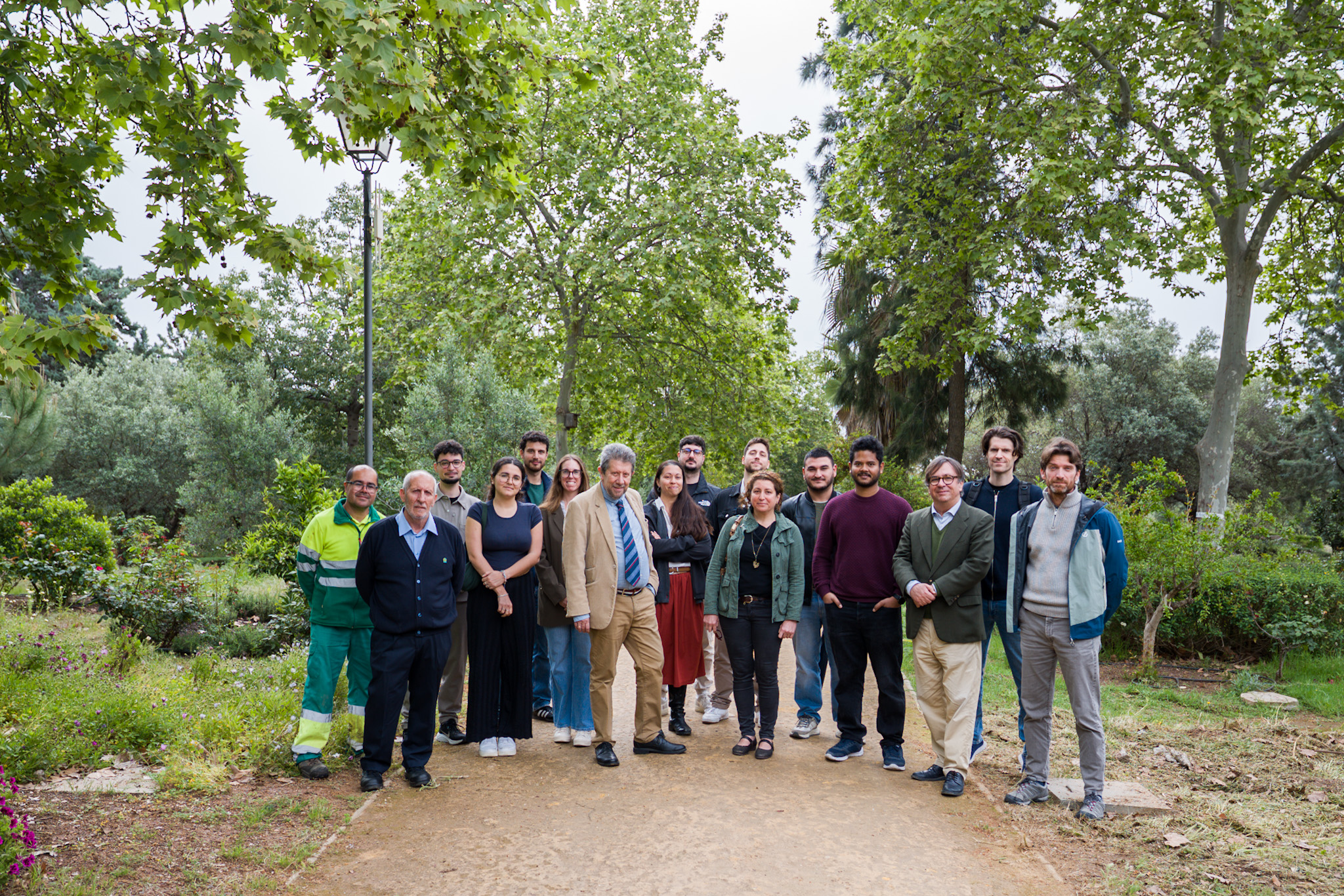 Una delegación del European Topic Centre de la UE visita el Jardín del Recuerdo de Parcemasa