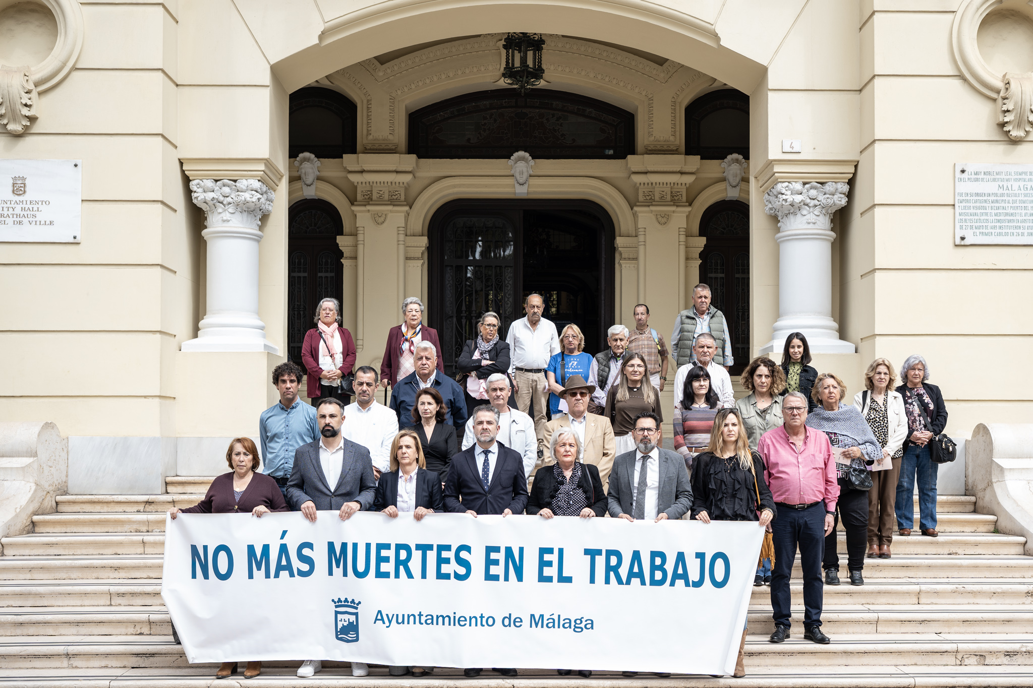 Minuto de silencio por el accidente laboral acaecido el pasado viernes en Málaga