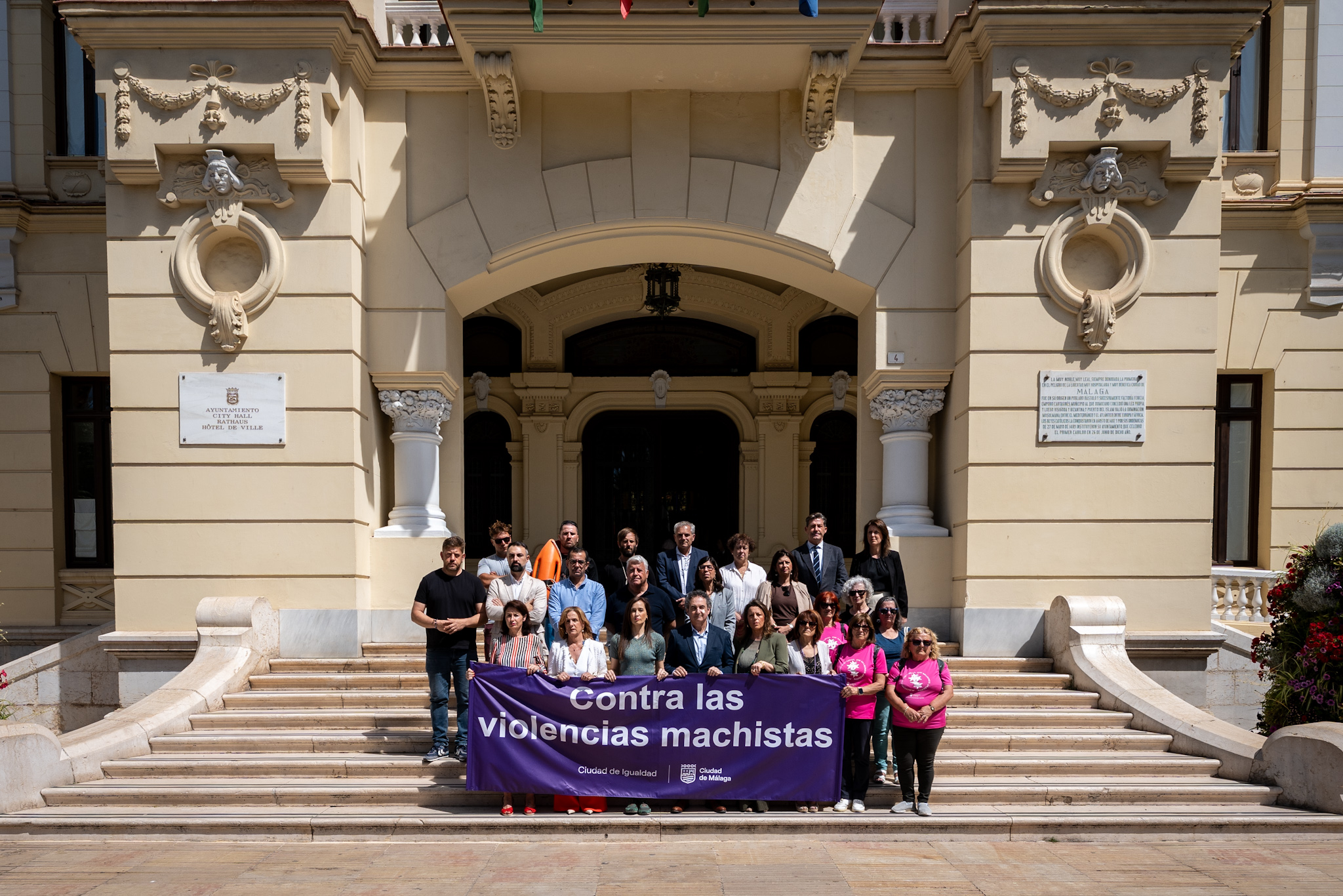 Tres minutos de silencio por las tres últimas víctimas de la violencia machista