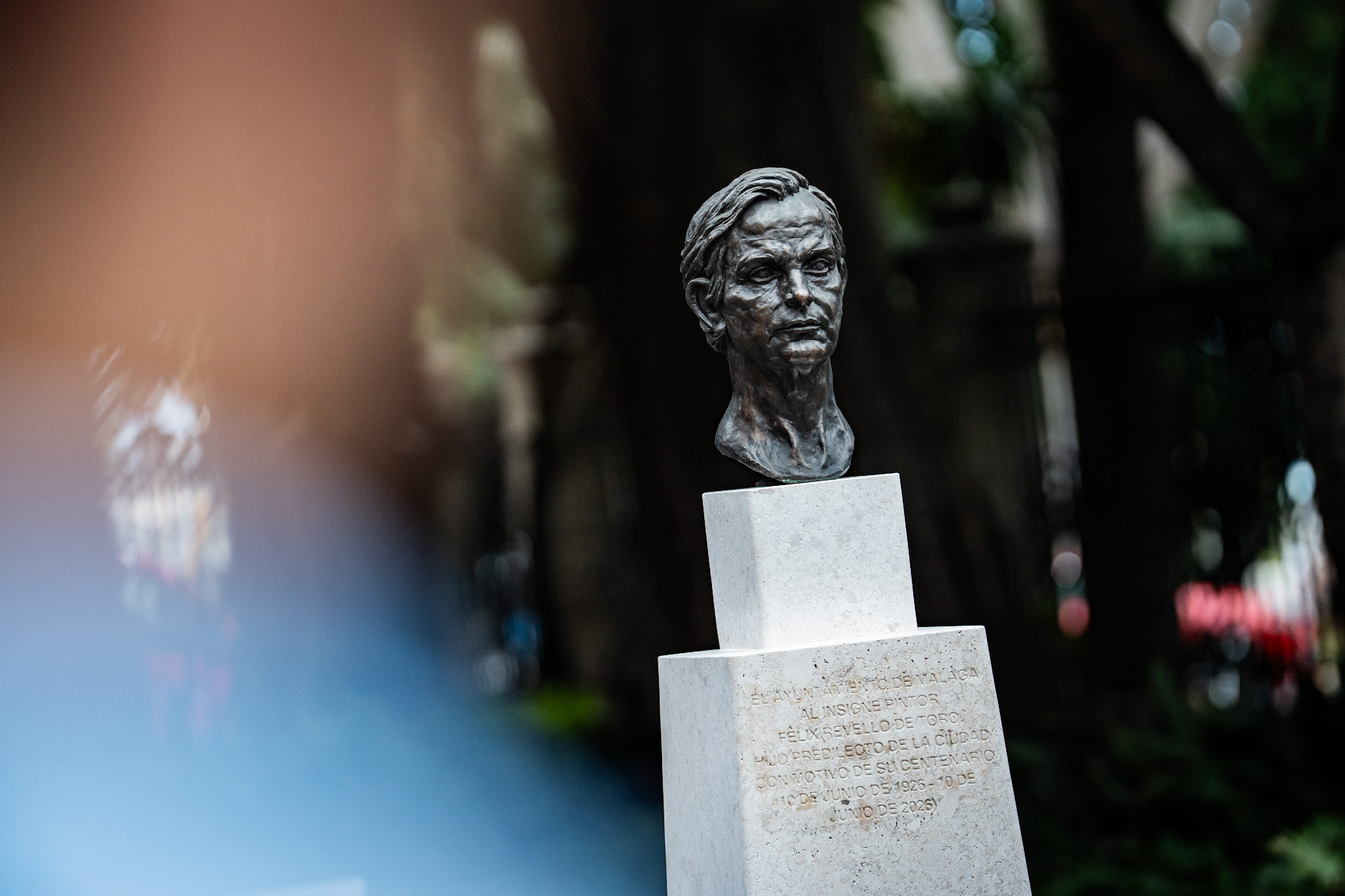 El Ayuntamiento instala un monumento en los jardines del Hospital Noble en reconocimiento al pintor
Félix Revello de Toro