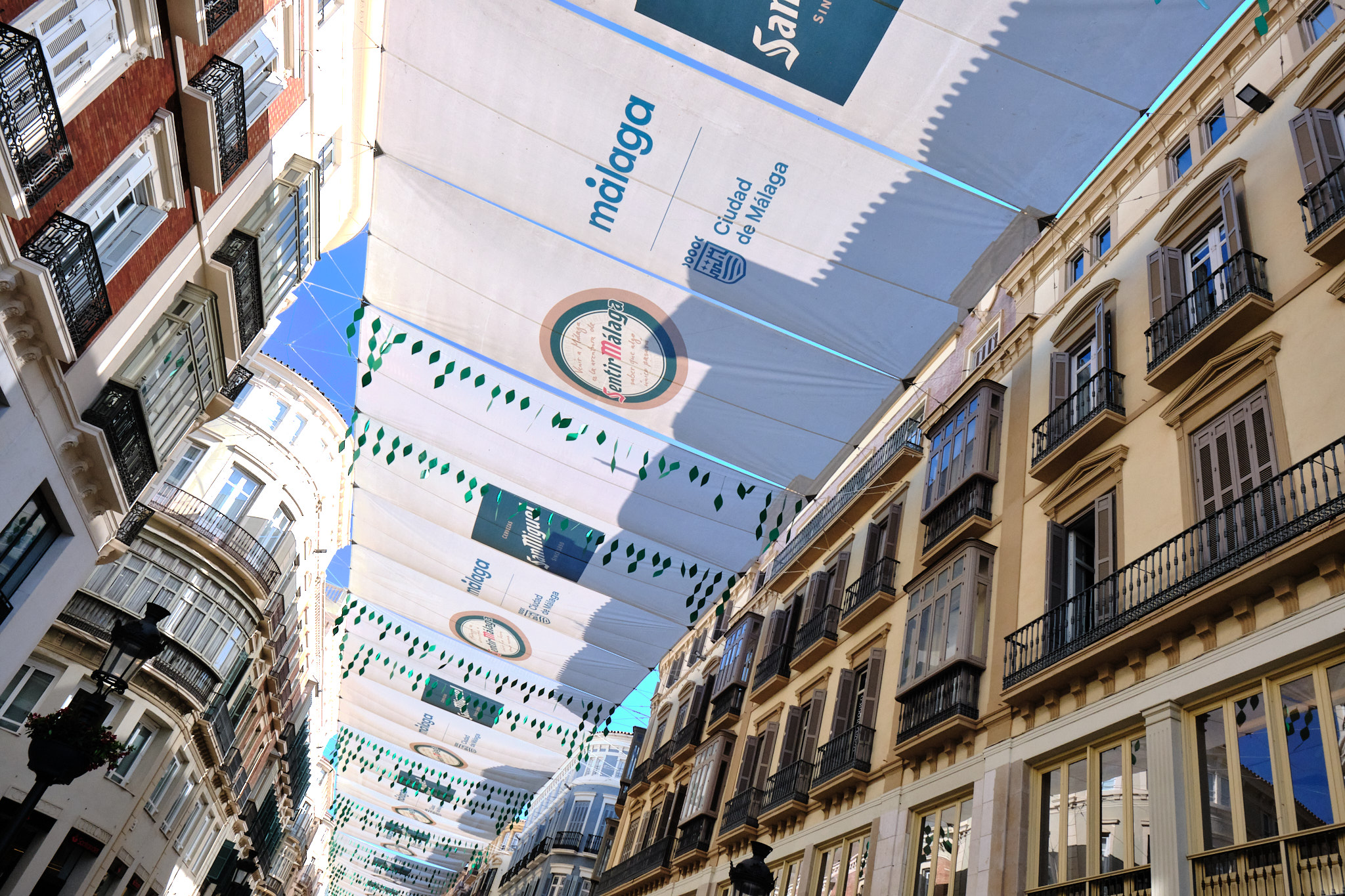 Toldos en calle Marqués de Larios