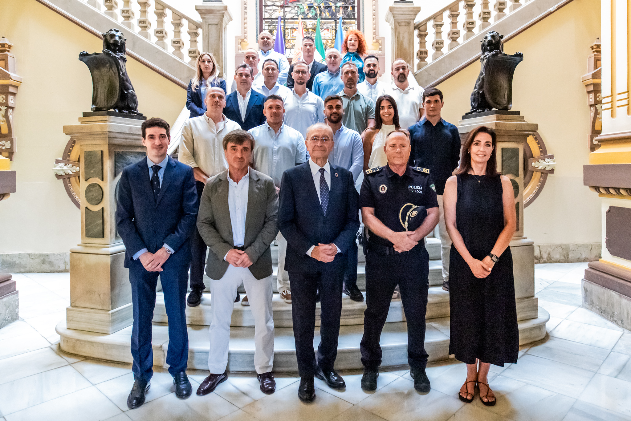 La Policía Local incorpora a los primeros 17 efectivos de los 68 que conformarán la XVII ...