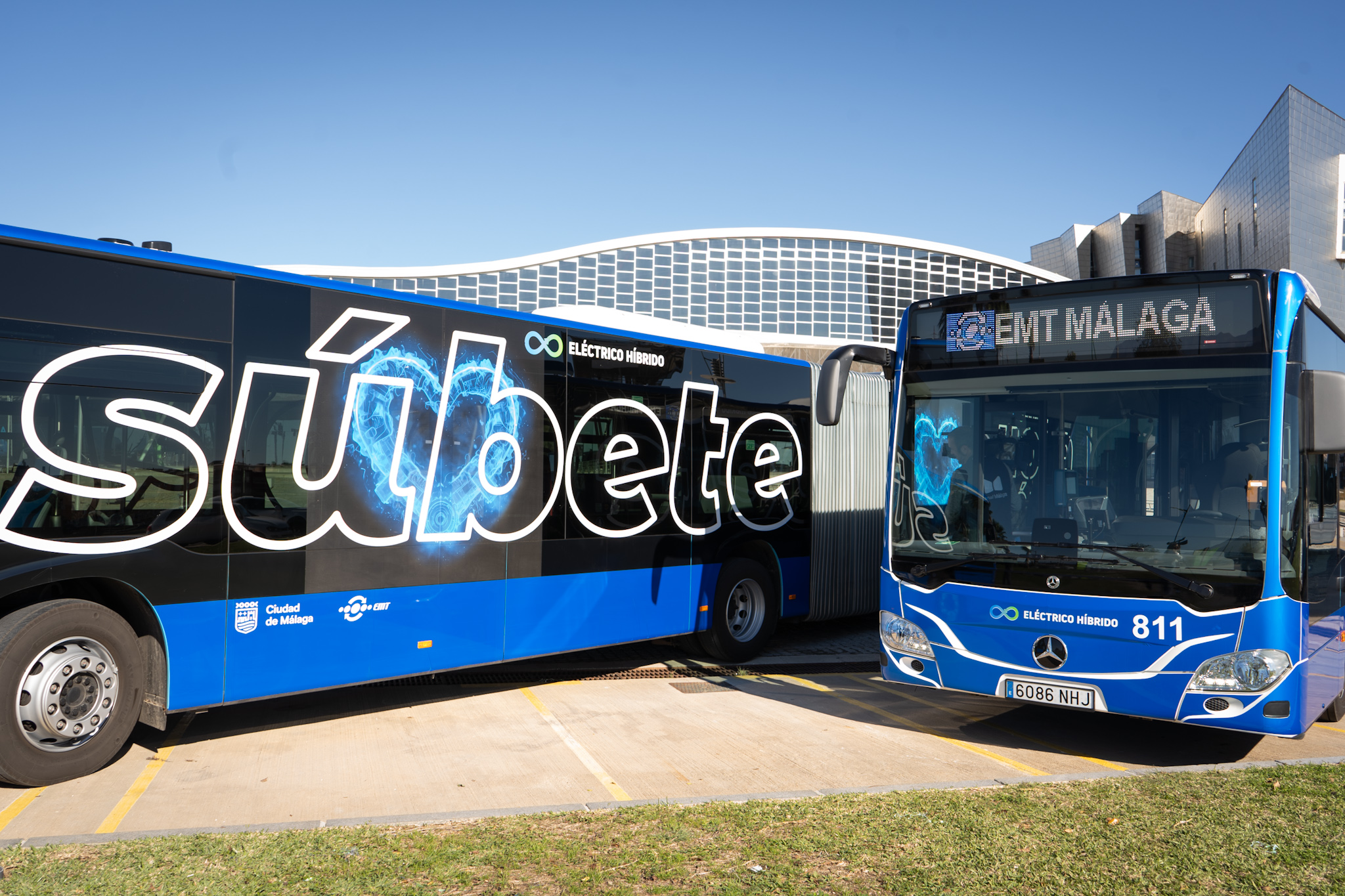 El Ayuntamiento completa la incorporación de 34 nuevos megabuses híbridos y reduce la edad ...