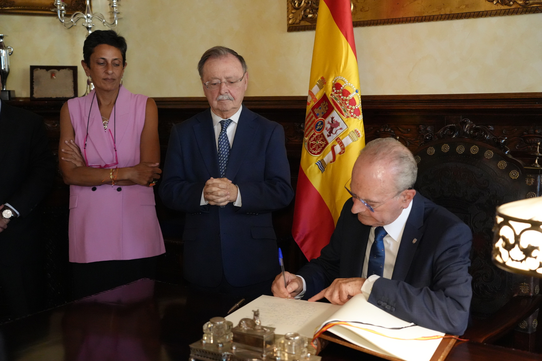 Visita institucional del alcalde de Málaga a la Ciudad Autónoma de Ceuta