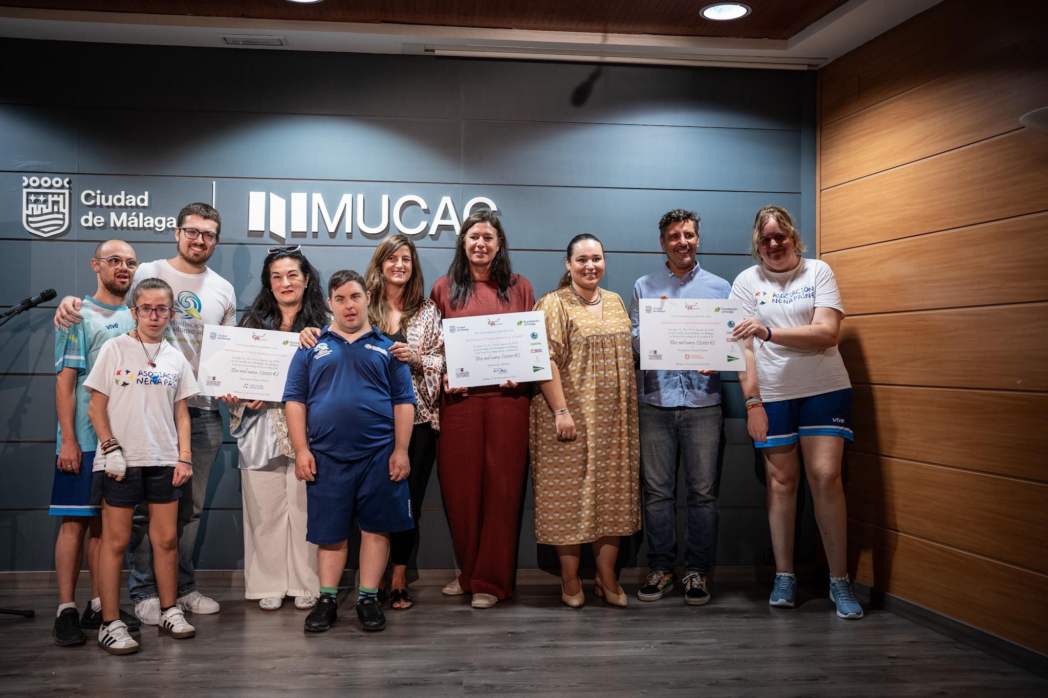Entrega de cheques Comediantes Malagueños (Abre en ventana nueva)